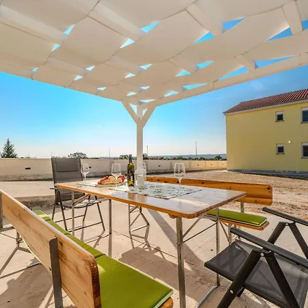 Vakantiehuis House Jurkin Nin