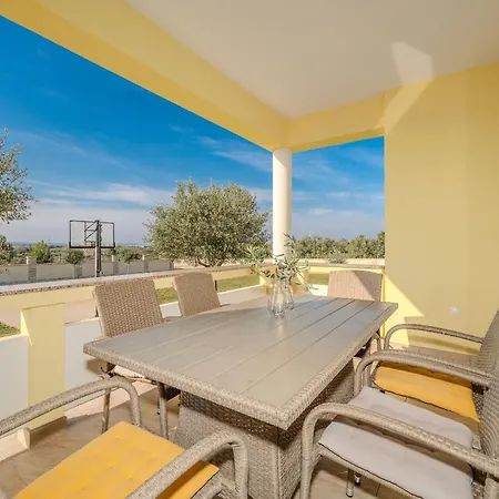 House Jurkin Tatil Evi *