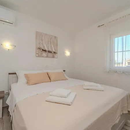 Tatil Evi House Jurkin Nin
