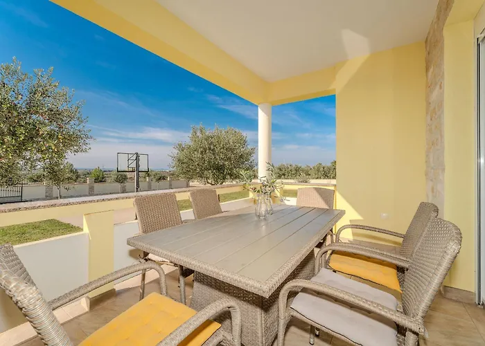 House Jurkin Дом отдыха *